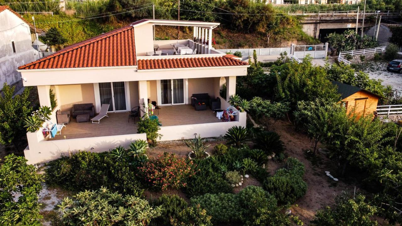 Michelino House Bed & Breakfast Parghelia Bagian luar foto