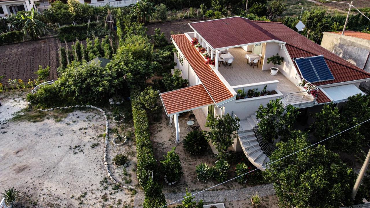 Michelino House Bed & Breakfast Parghelia Bagian luar foto