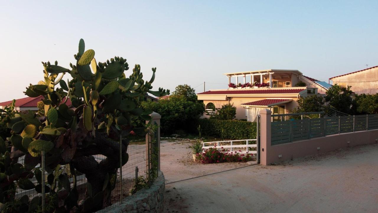 Michelino House Bed & Breakfast Parghelia Bagian luar foto