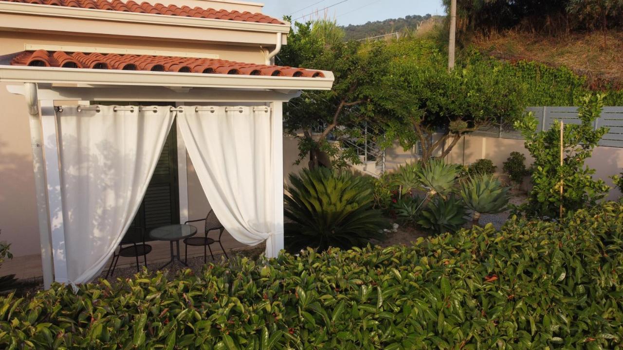 Michelino House Bed & Breakfast Parghelia Bagian luar foto