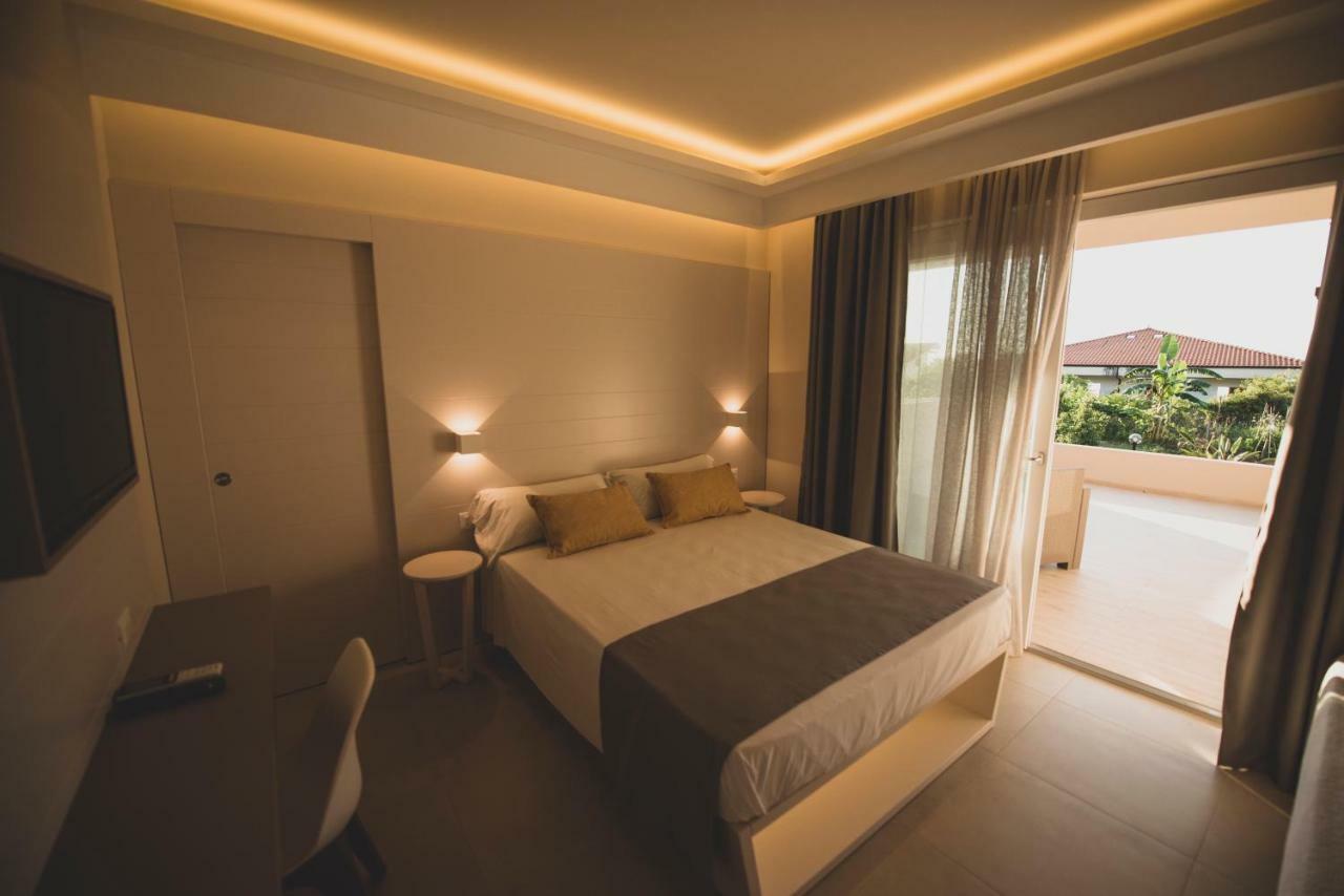 Michelino House Bed & Breakfast Parghelia Bagian luar foto