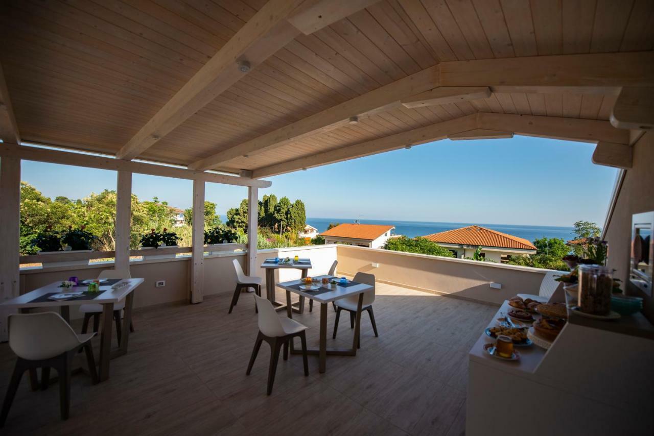 Michelino House Bed & Breakfast Parghelia Bagian luar foto