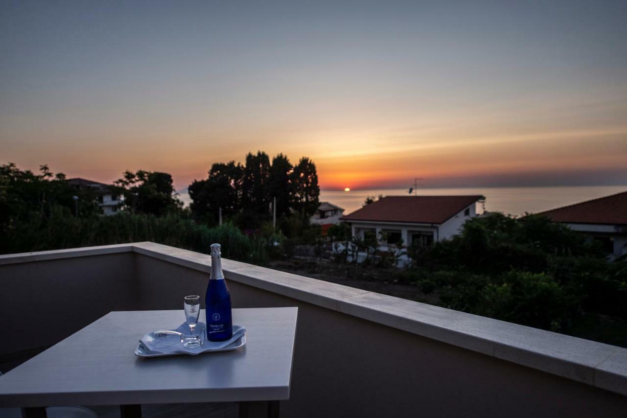 Michelino House Bed & Breakfast Parghelia Bagian luar foto
