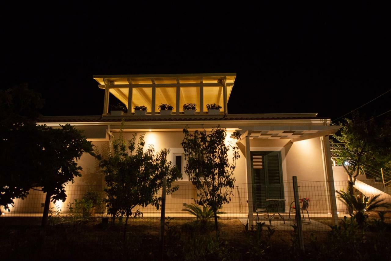 Michelino House Bed & Breakfast Parghelia Bagian luar foto