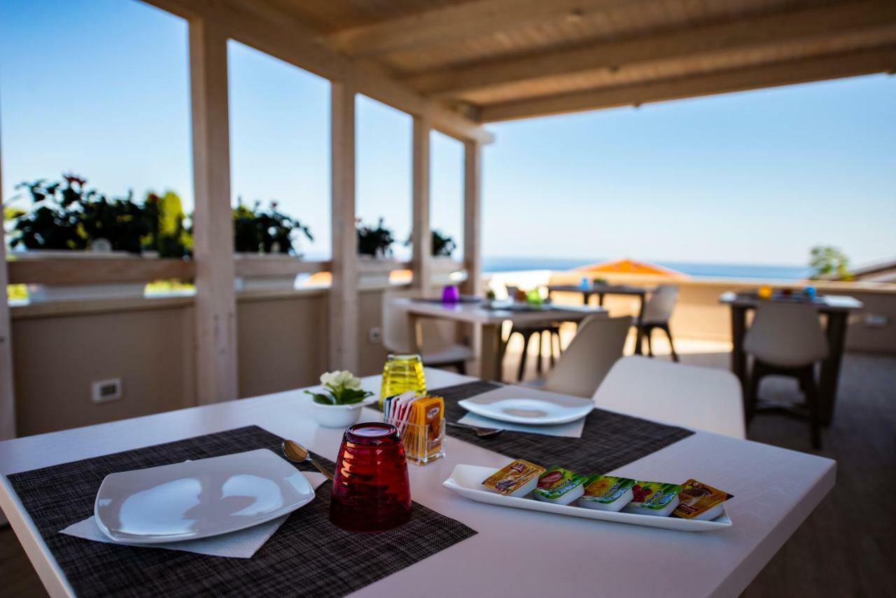 Michelino House Bed & Breakfast Parghelia Bagian luar foto