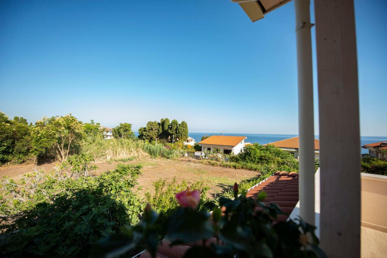 Michelino House Bed & Breakfast Parghelia Bagian luar foto